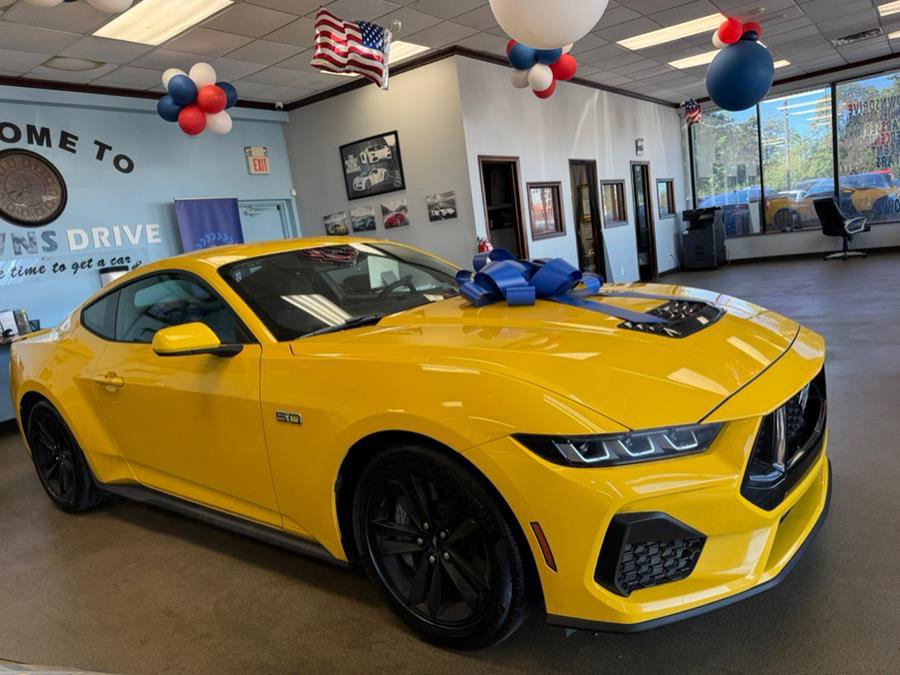 Used 2024 Ford Mustang GT RWD image 12