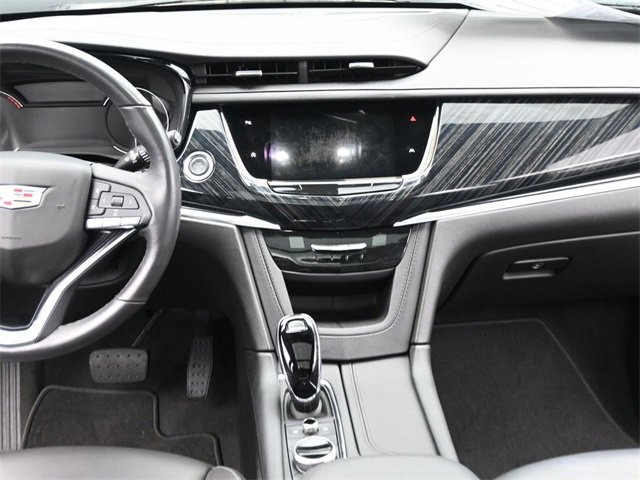 Certified 2025 Cadillac XT6 Premium Luxury image 27