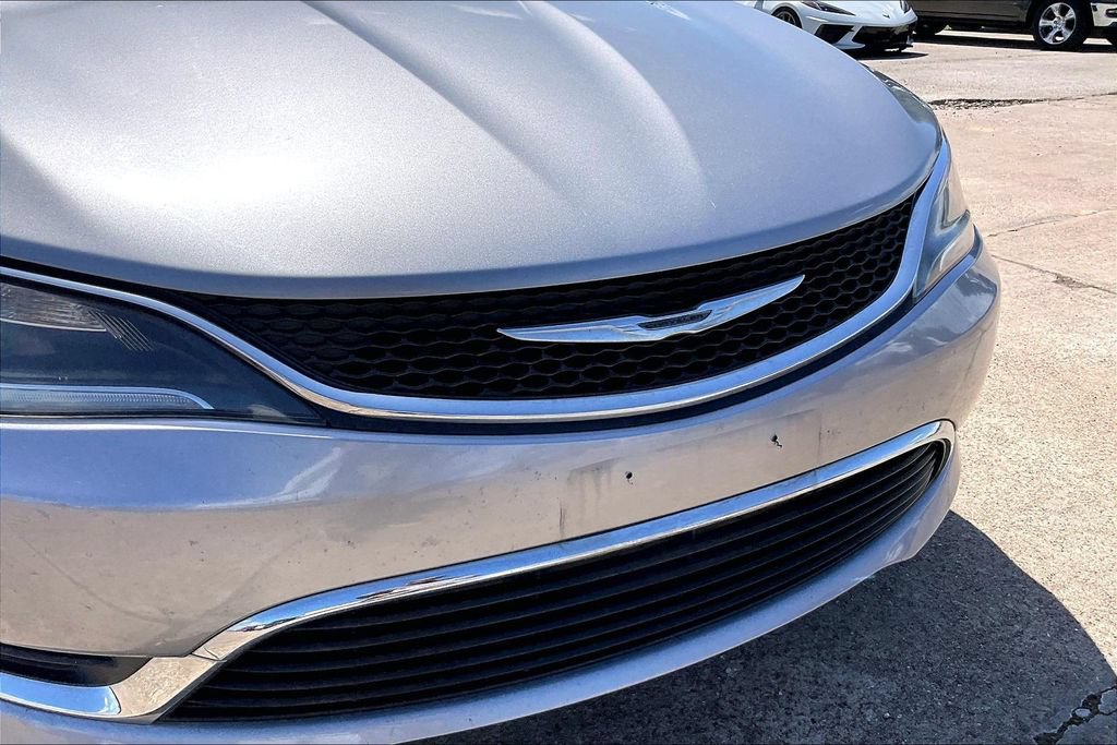 Used 2015 Chrysler 200 Limited FWD image 33