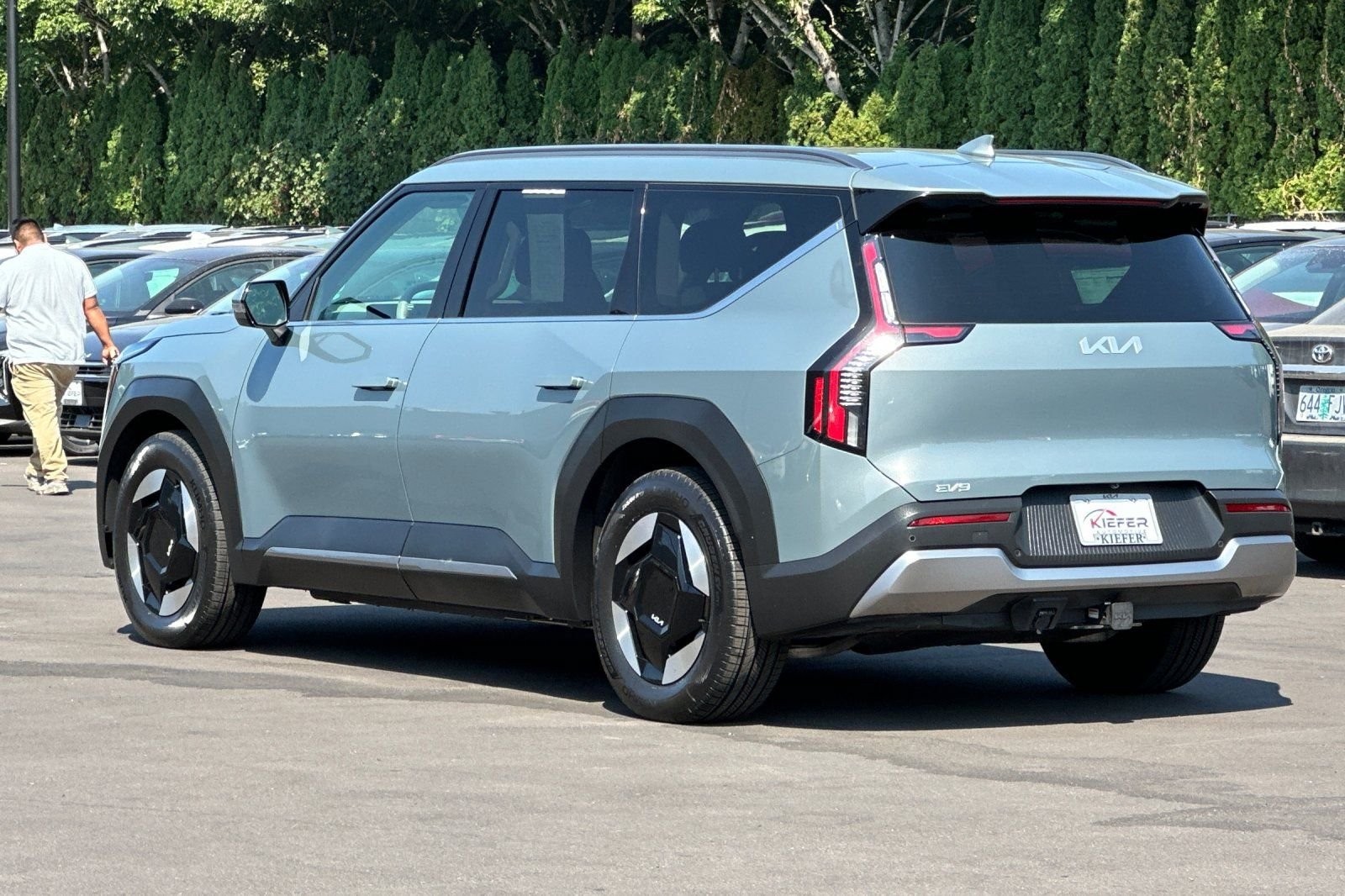 Certified 2024 Kia EV9 Wind AWD/4WD image 6