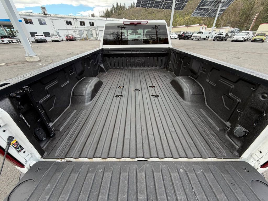 Used 2022 Chevrolet Silverado 3500 High Country w/ Safety Package II AWD/4WD image 13