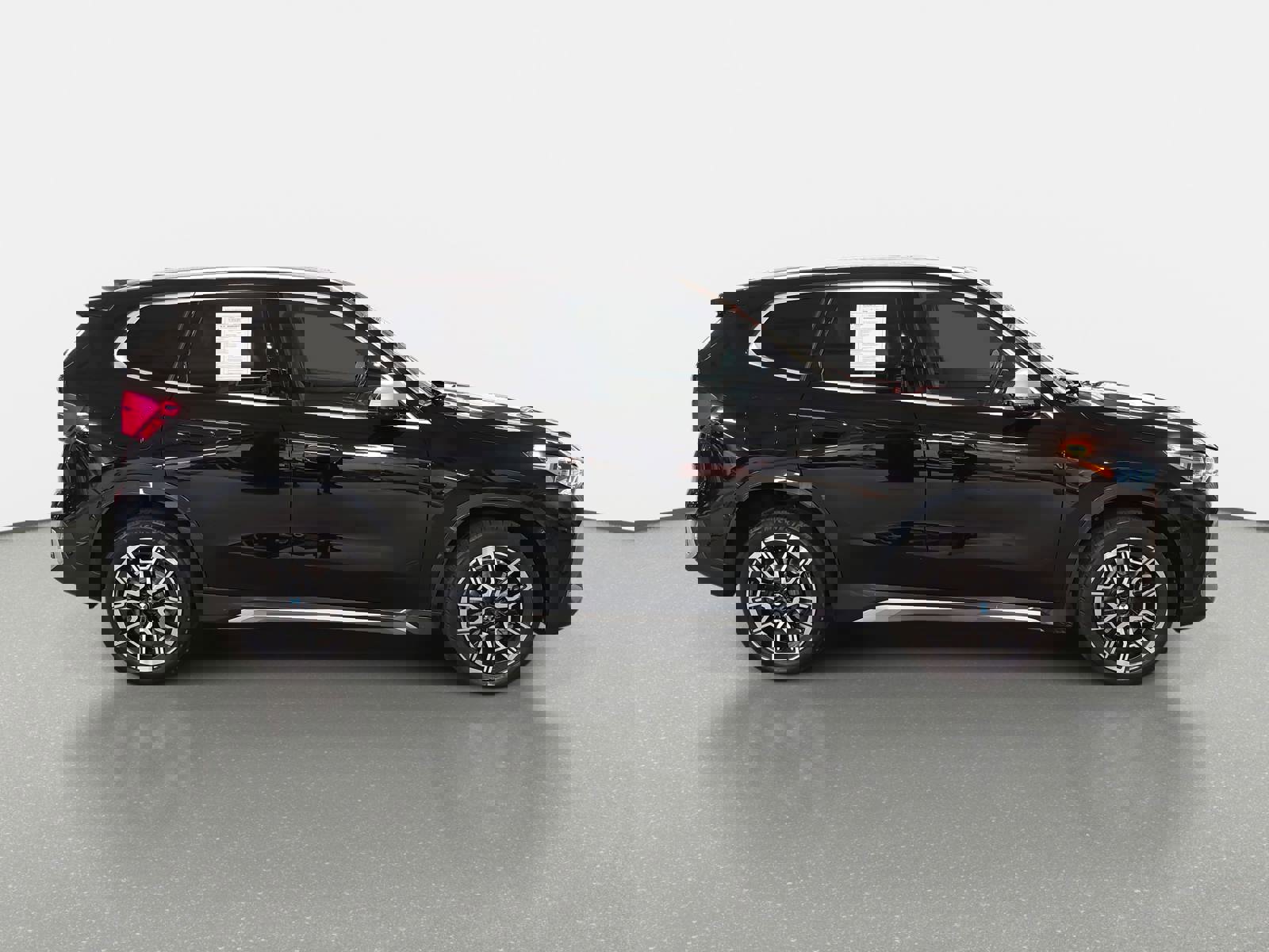 Used 2023 BMW X1 xDrive28i w/ Premium Package image 4