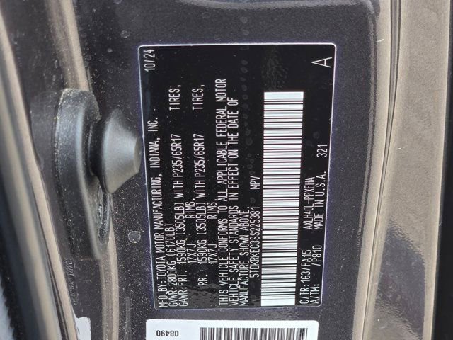 Used 2025 Toyota Sienna LE image 28