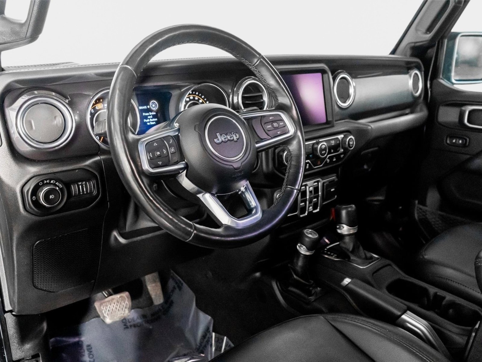 Used 2021 Jeep Wrangler Unlimited Sahara AWD/4WD image 2