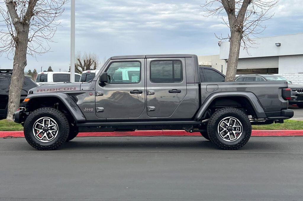 New 2026 Jeep Gladiator Rubicon w/ Safety Group AWD/4WD image 7
