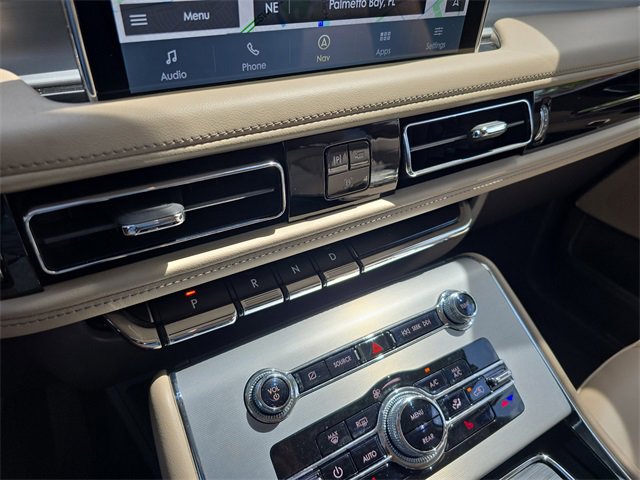 Used 2024 Lincoln Aviator Premiere w/ Premium Package image 32