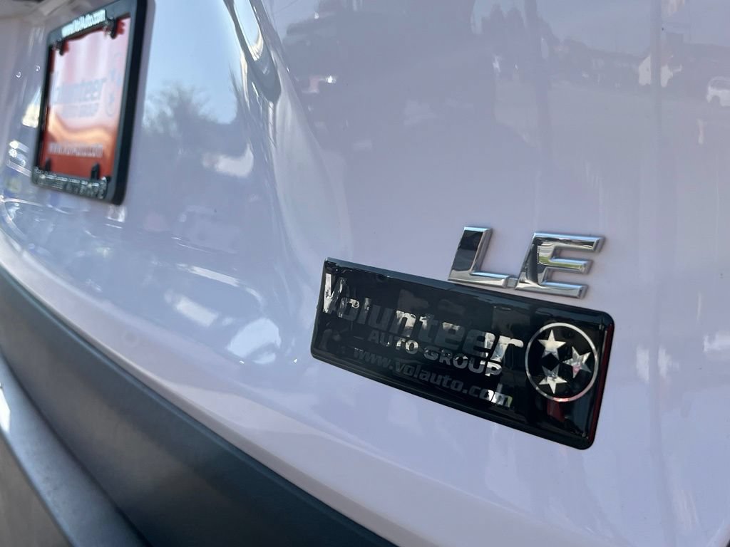 Used 2021 Toyota RAV4 LE FWD image 8