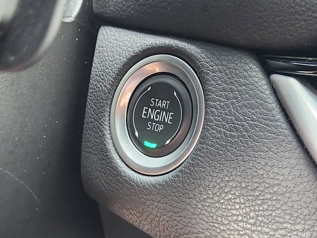 Used 2025 Cadillac XT4 Premium Luxury FWD image 20