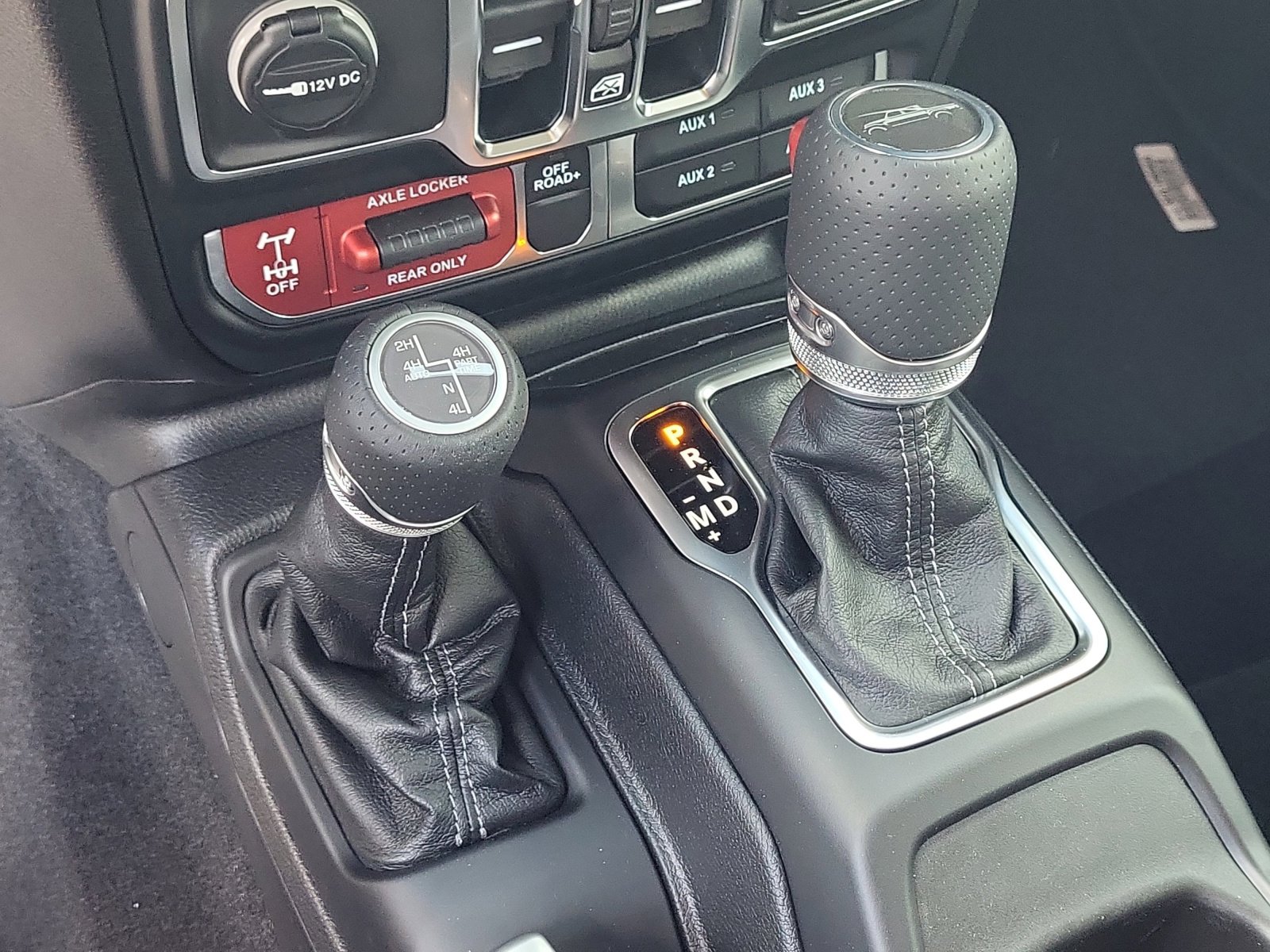 New 2025 Jeep Gladiator Mojave image 17