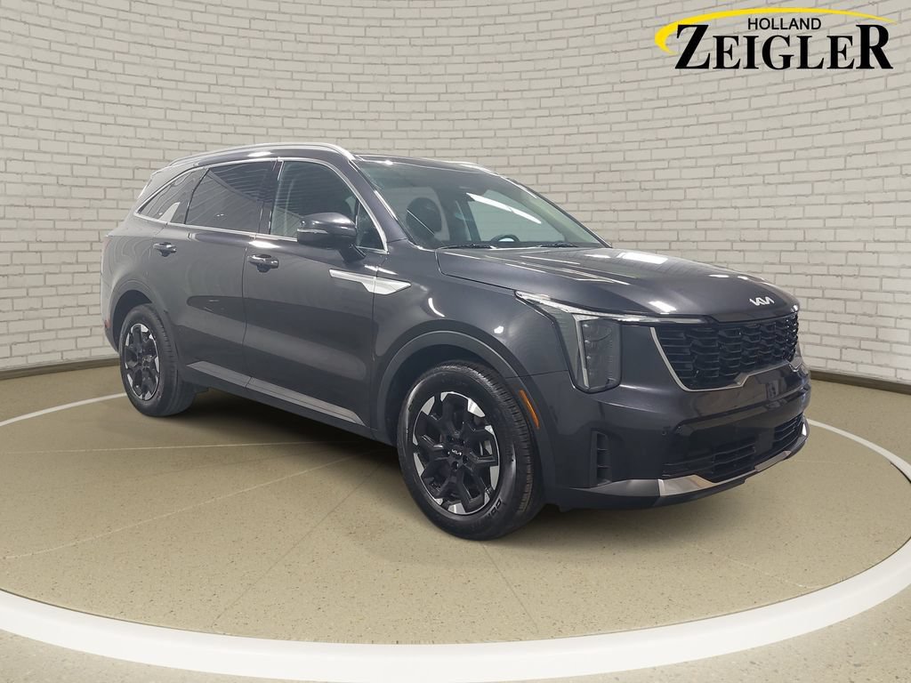 Used 2025 Kia Sorento S w/ Panoramic Sunroof Package FWD image 3