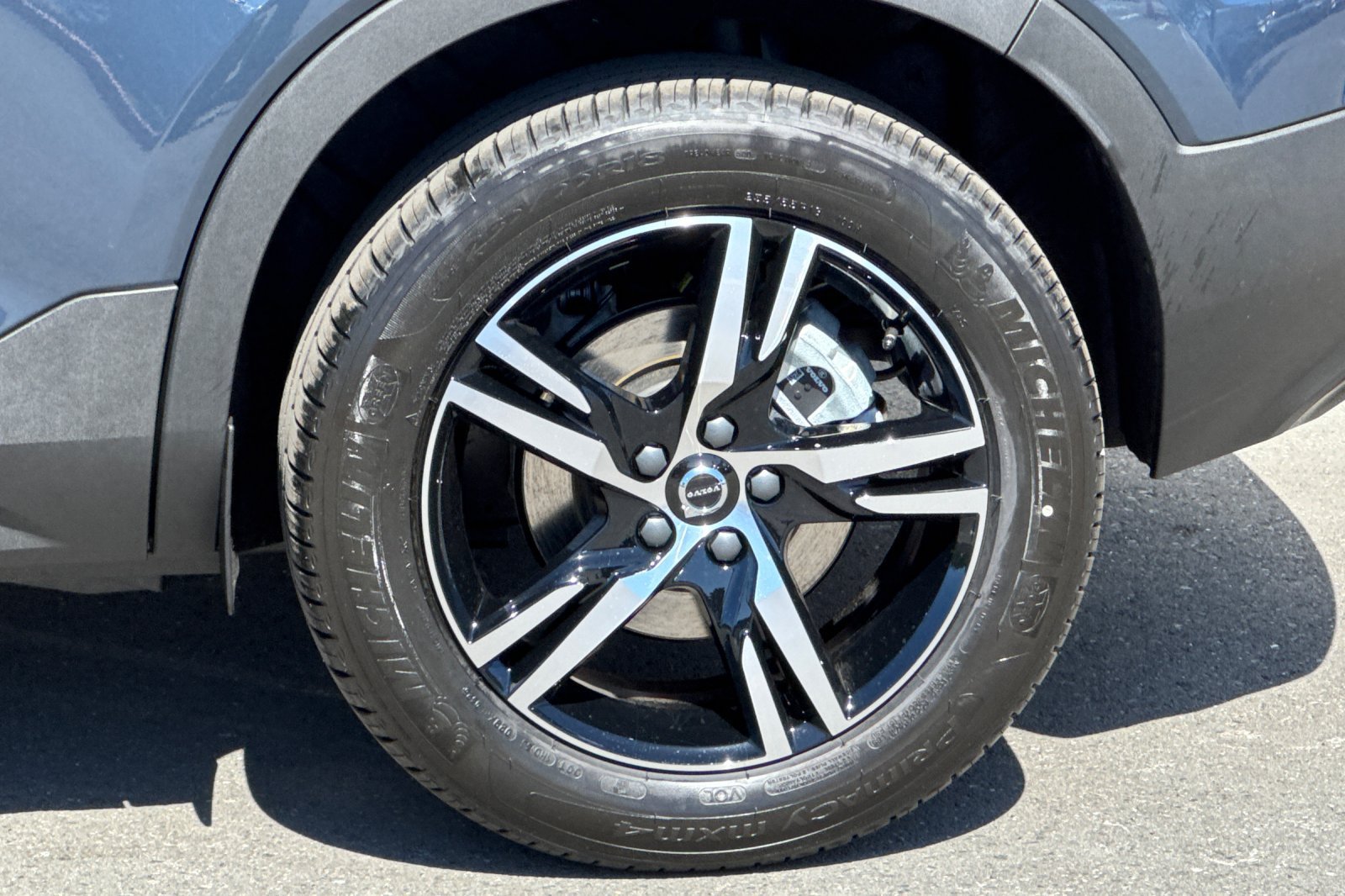 New 2026 Volvo XC40 B5 Core w/ Climate Package AWD/4WD image 11