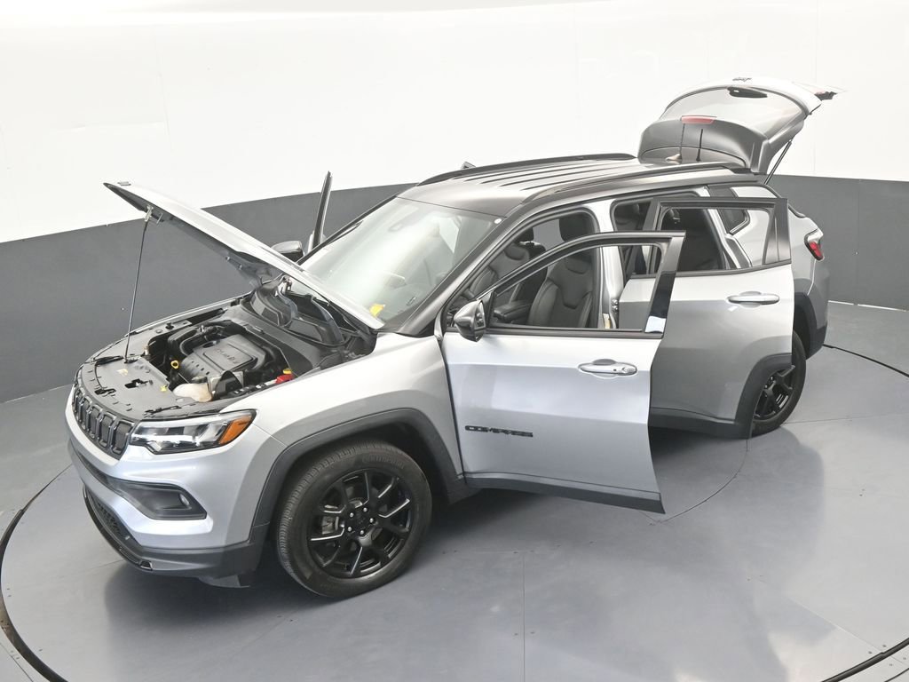 Used 2022 Jeep Compass Latitude FWD image 59