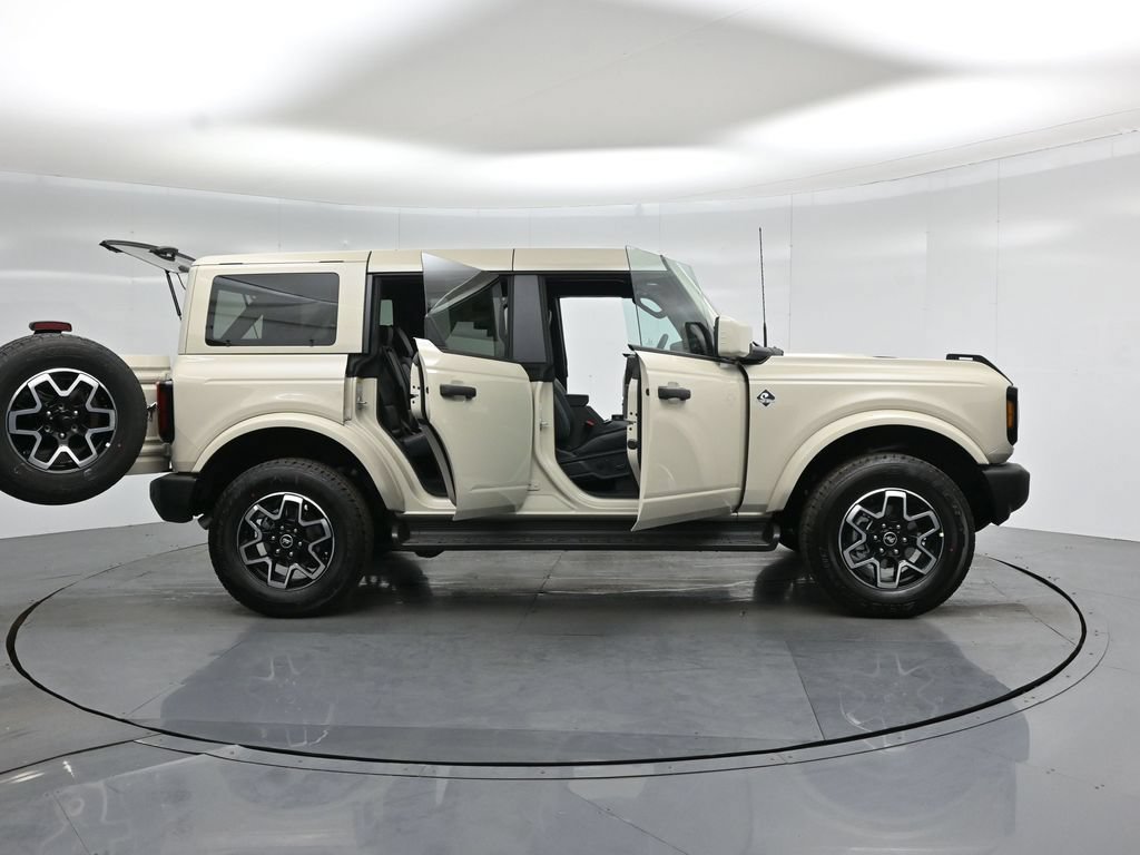 New 2026 Ford Bronco Outer Banks AWD/4WD image 4