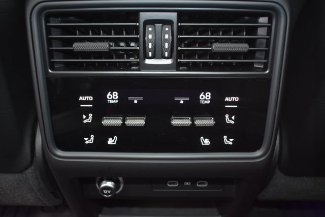 Used 2026 Porsche Cayenne AWD/4WD image 42