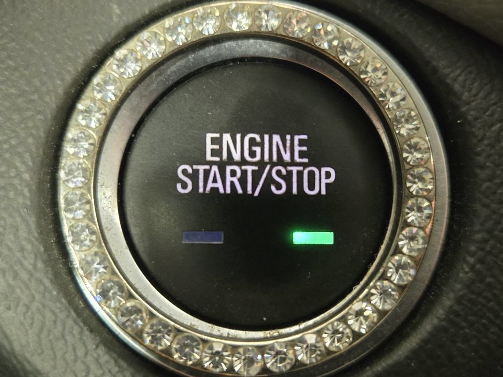 Used 2022 Chevrolet Equinox LS w/ LS Convenience Package FWD image 21