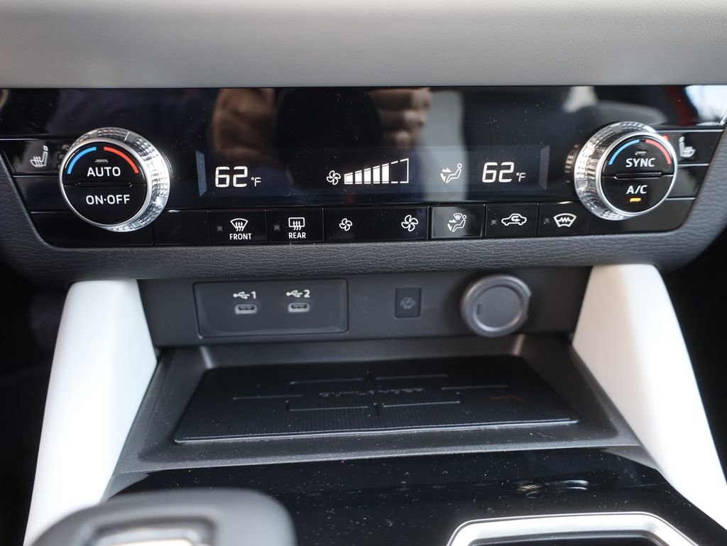 New 2025 Mitsubishi Outlander SE image 41