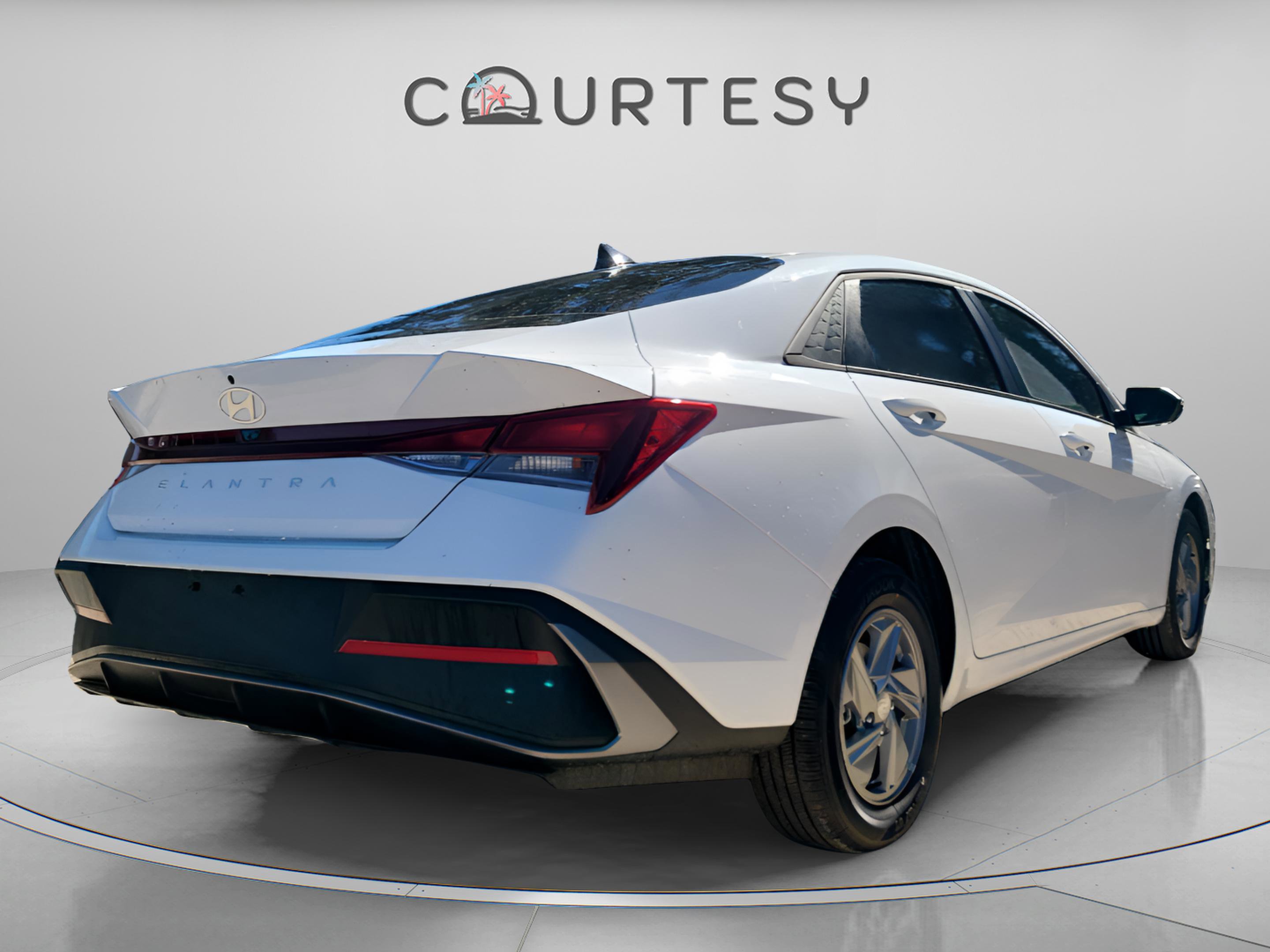 New 2026 Hyundai Elantra SE image 4