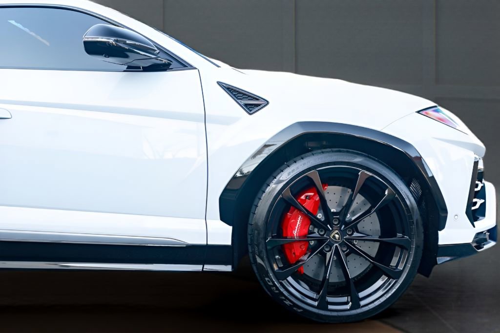 Used 2023 Lamborghini Urus S image 16