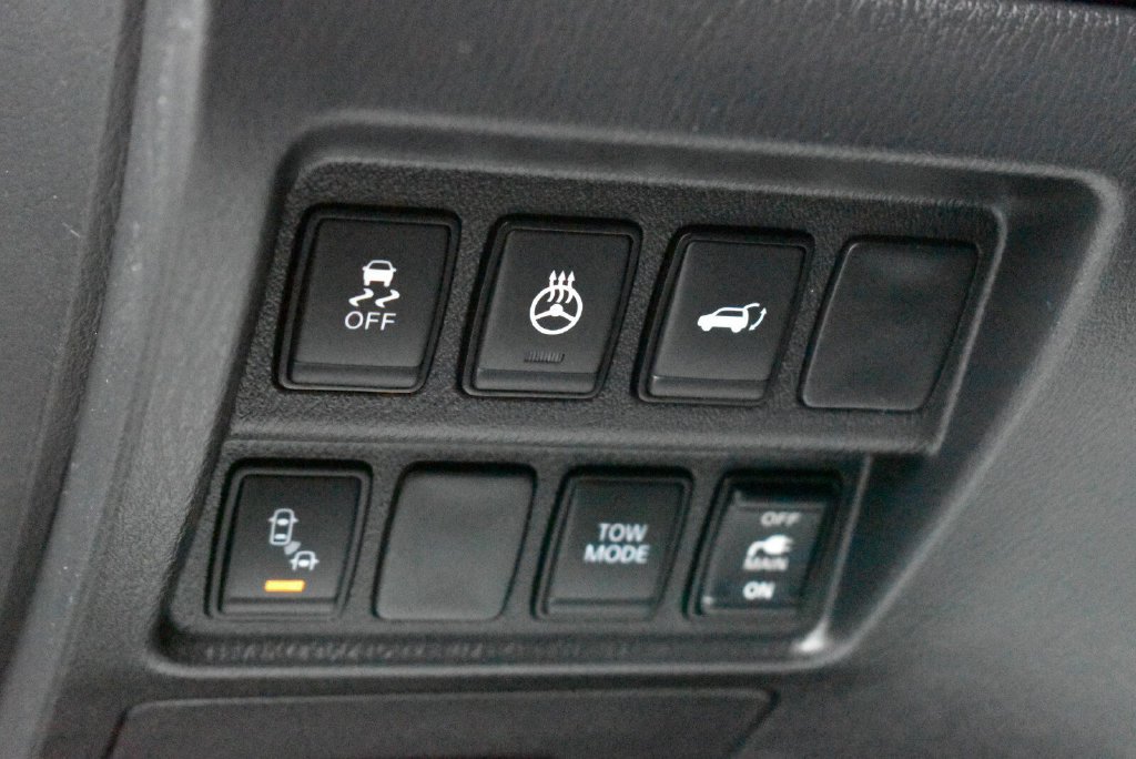 Used 2018 Nissan Pathfinder SL w/ SL Premium Package AWD/4WD image 32
