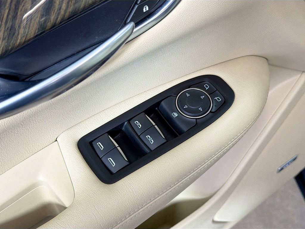 Used 2019 Cadillac XT5 AWD image 18