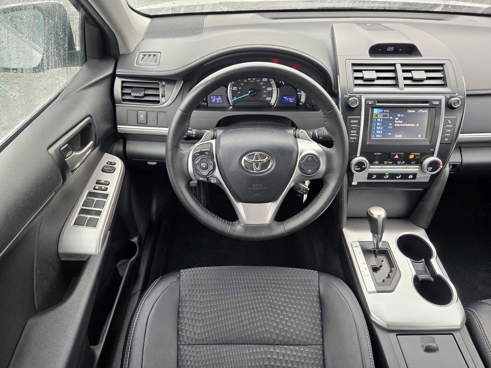 Used 2013 Toyota Camry image 12