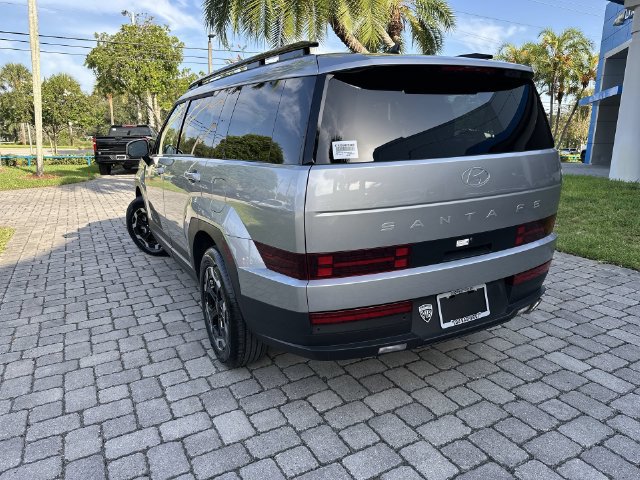 Used 2025 Hyundai Santa Fe SEL FWD image 12