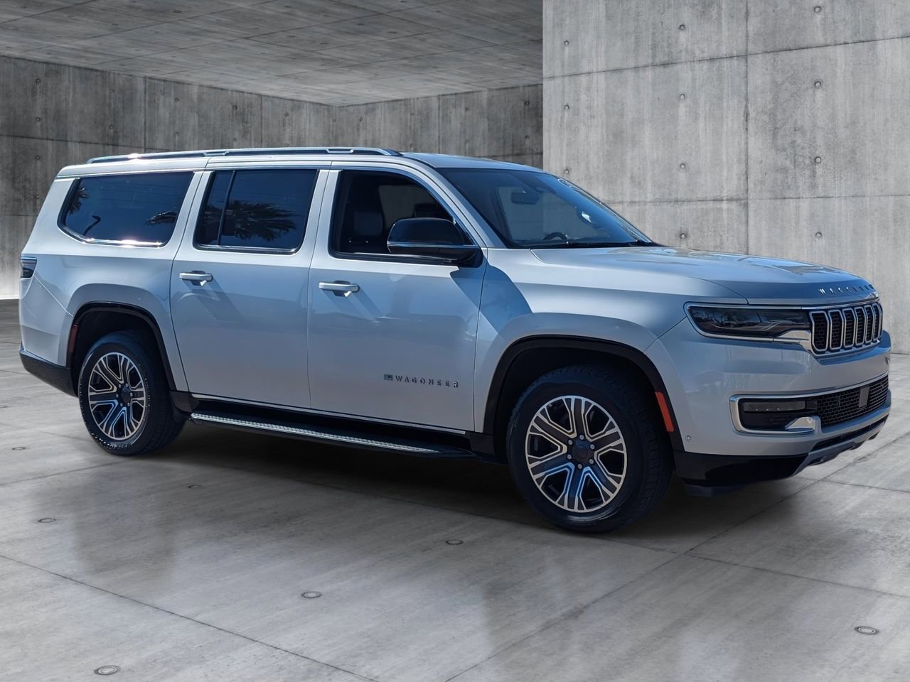 Used 2023 Jeep Wagoneer L Series II image 7