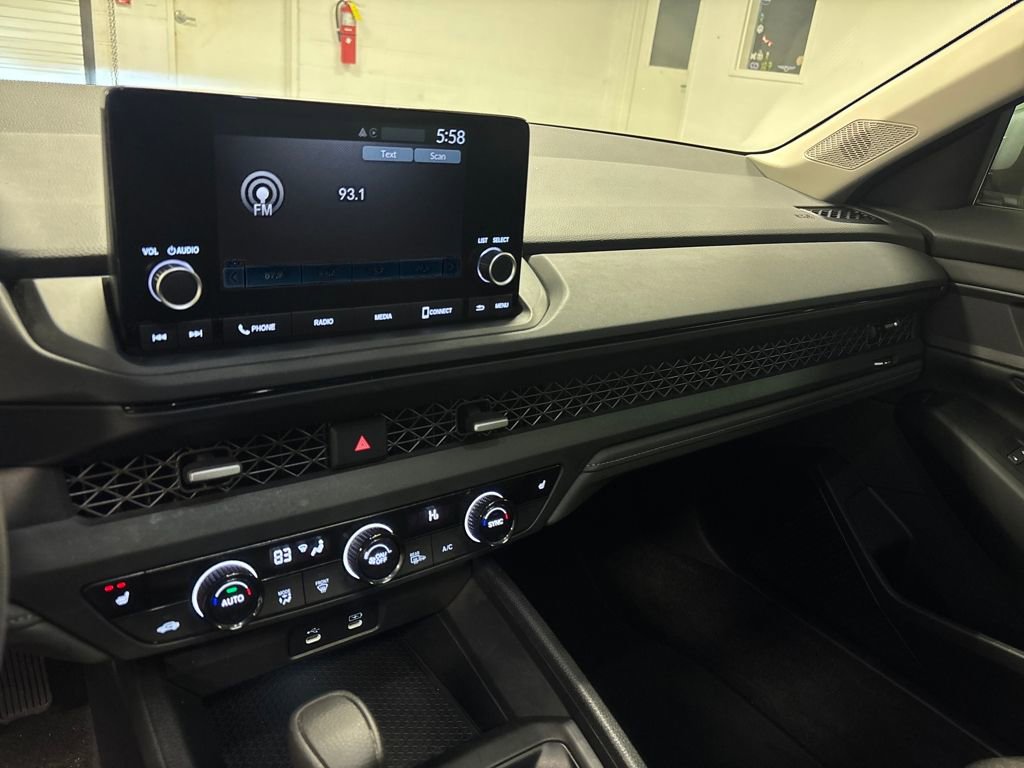 Used 2023 Honda Accord EX image 33