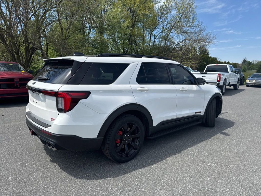 Used 2025 Ford Explorer ST AWD/4WD image 6