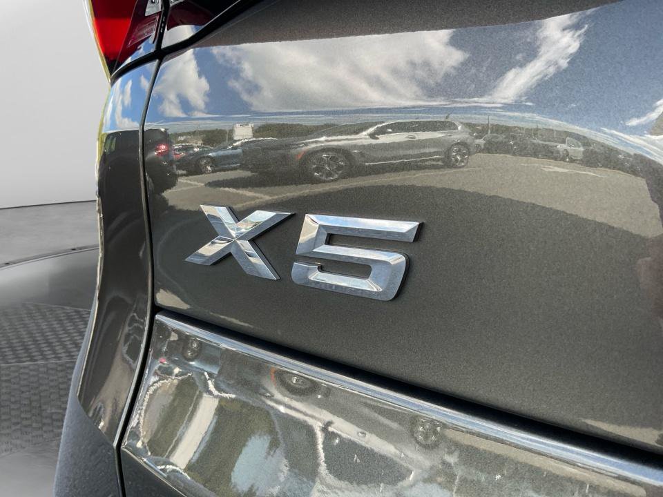 Used 2025 BMW X5 xDrive50e w/ Premium Package AWD/4WD image 14