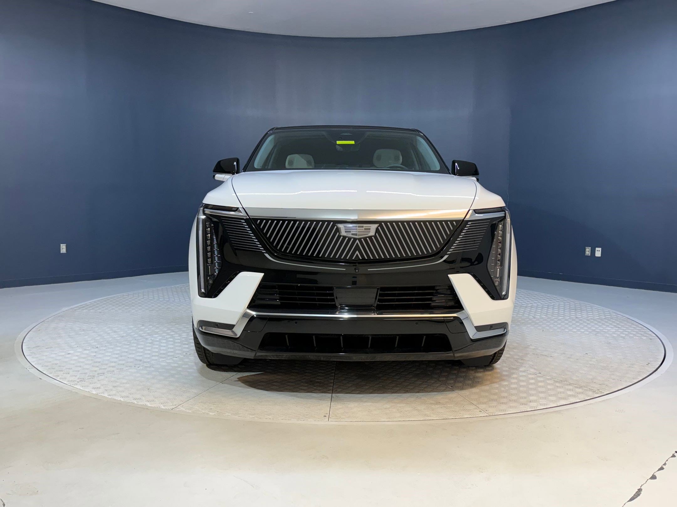 New 2025 Cadillac Escalade IQ Luxury 1 w/ Smart Trailering package image 5