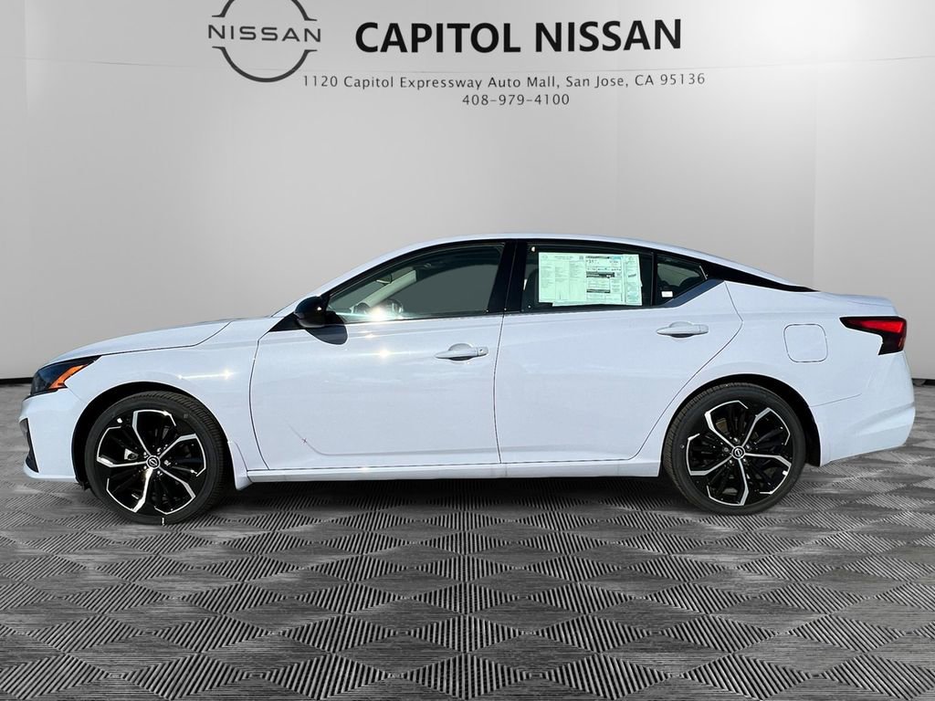 Certified 2024 Nissan Altima 2.5 SR w/ SR Premium Package image 10