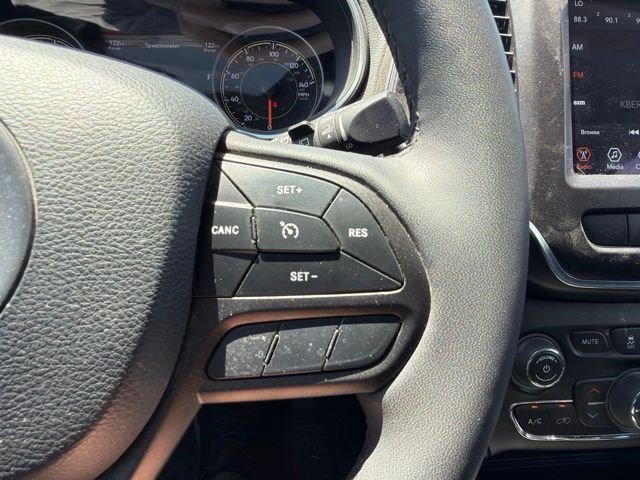 Used 2021 Jeep Cherokee Trailhawk AWD/4WD image 22