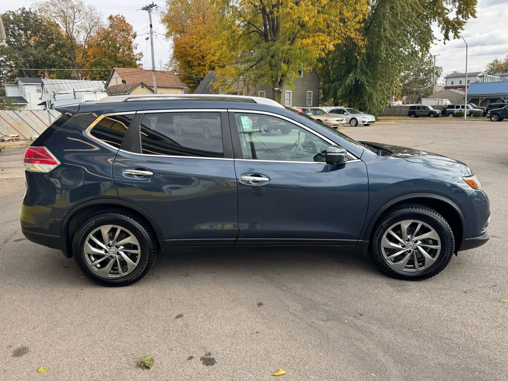 Used 2015 Nissan Rogue SL w/ SL Premium Package image 9