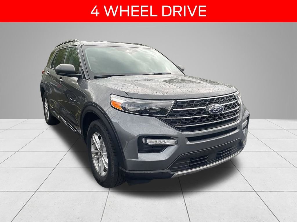 Used 2023 Ford Explorer XLT w/ Equipment Group 202A AWD/4WD image 3