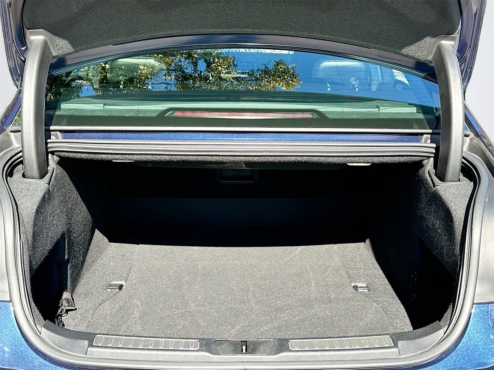 Used 2017 Lincoln Continental Reserve image 27