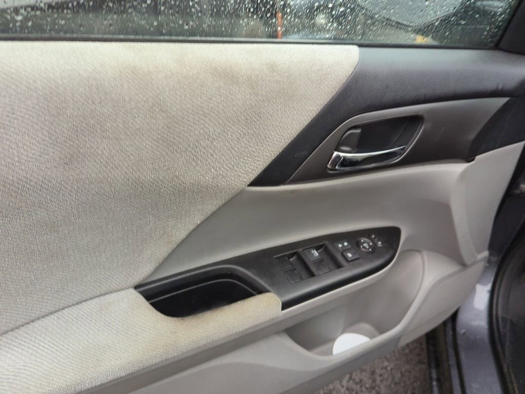 Used 2013 Honda Accord LX image 8