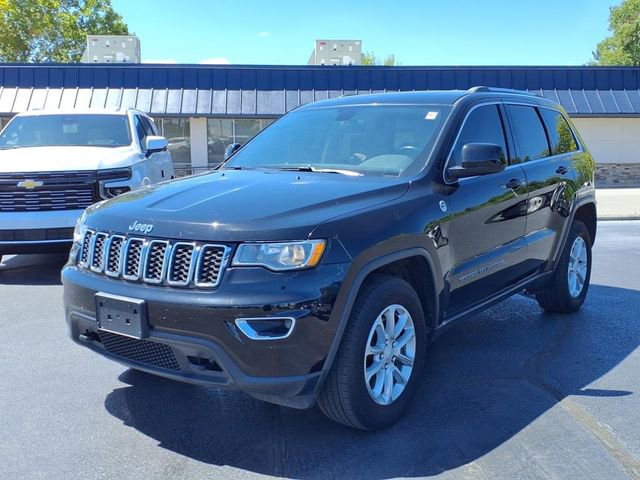 Used 2021 Jeep Grand Cherokee Laredo AWD/4WD image 4