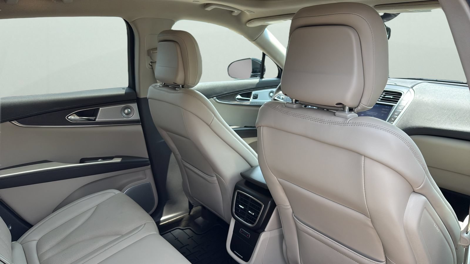 Certified 2020 Lincoln Nautilus Reserve w/ Equipment Group 202A AWD/4WD image 28