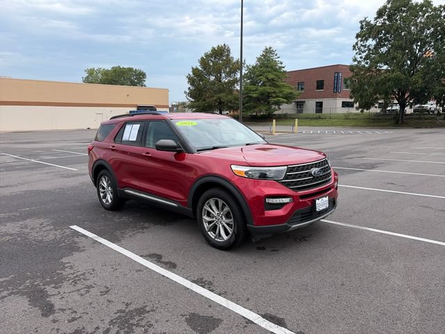 Used 2021 Ford Explorer XLT w/ Equipment Group 202A AWD/4WD image 28