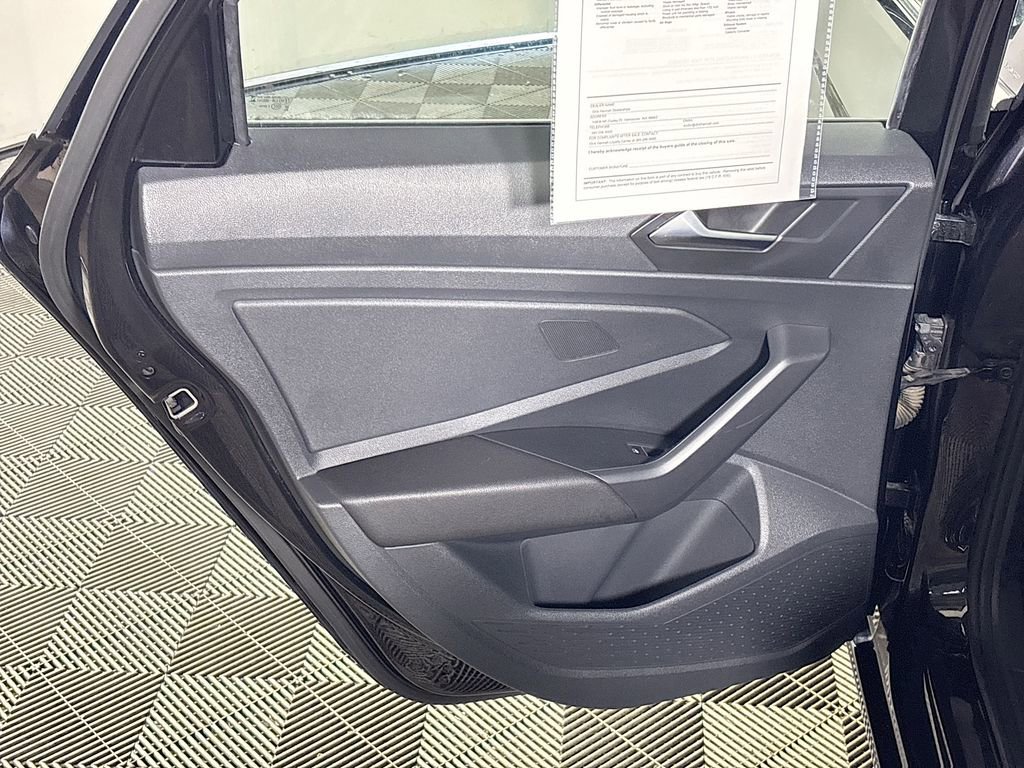 Used 2024 Volkswagen Jetta SE FWD image 18