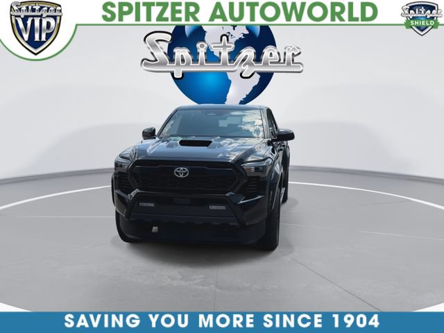 Used 2025 Toyota Tacoma TRD Sport AWD/4WD image 4
