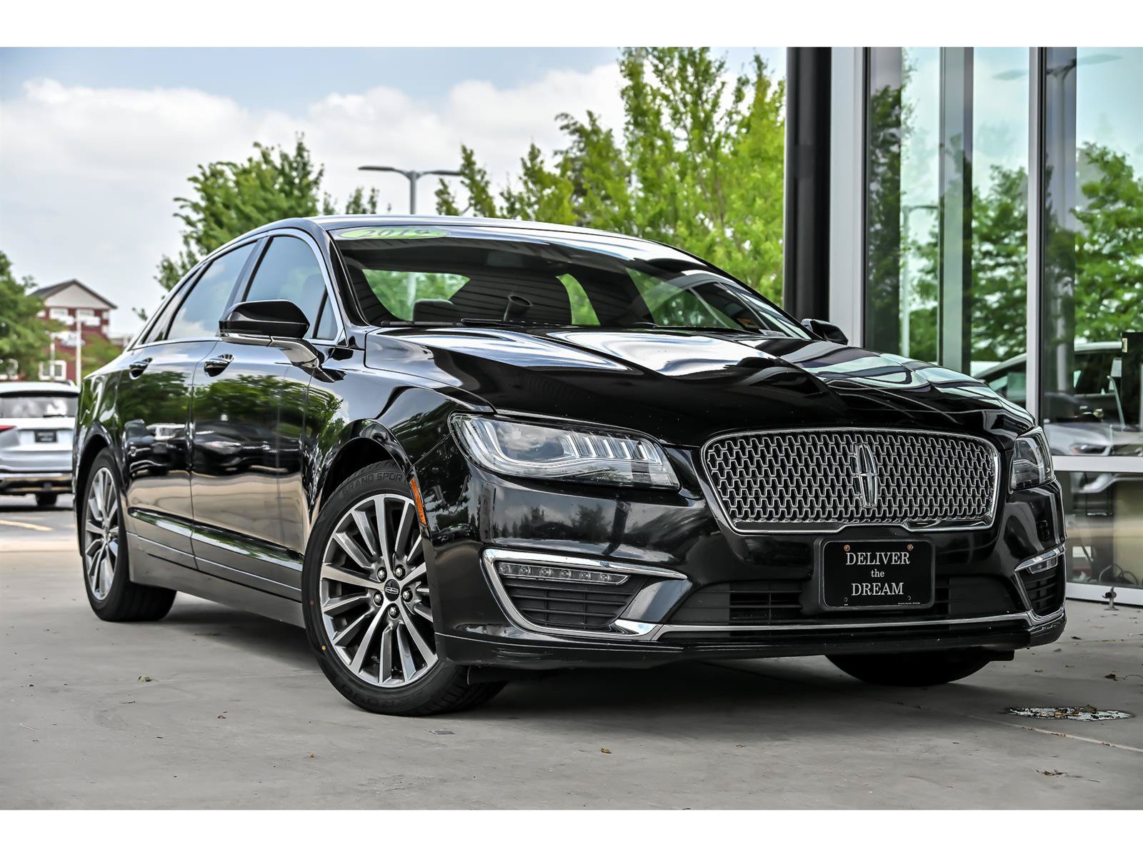 Used 2019 Lincoln MKZ Premiere FWD image 1