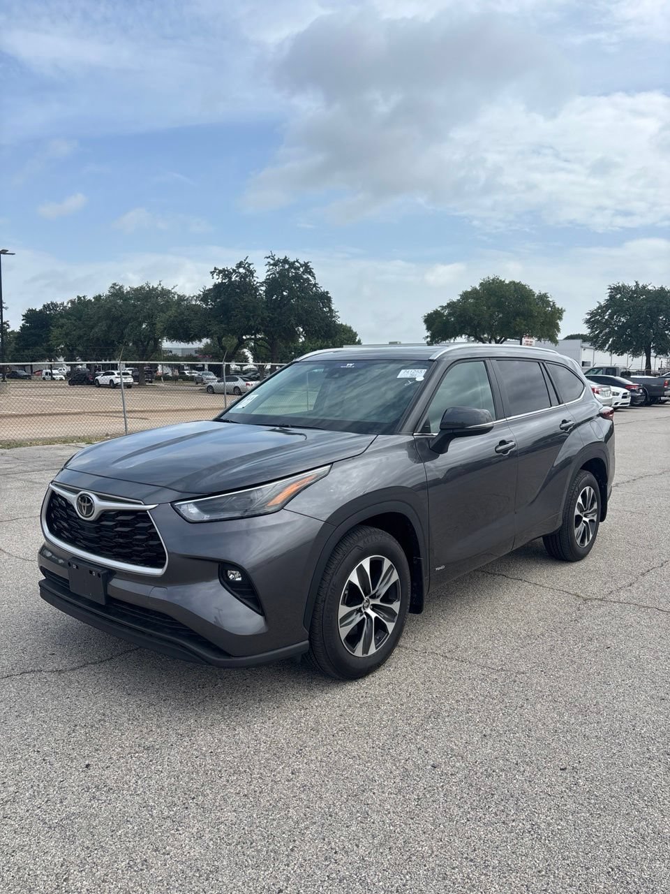 Used 2025 Toyota Highlander XLE AWD/4WD video 1
