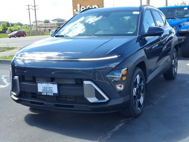 Used 2025 Hyundai Kona SEL FWD image 2