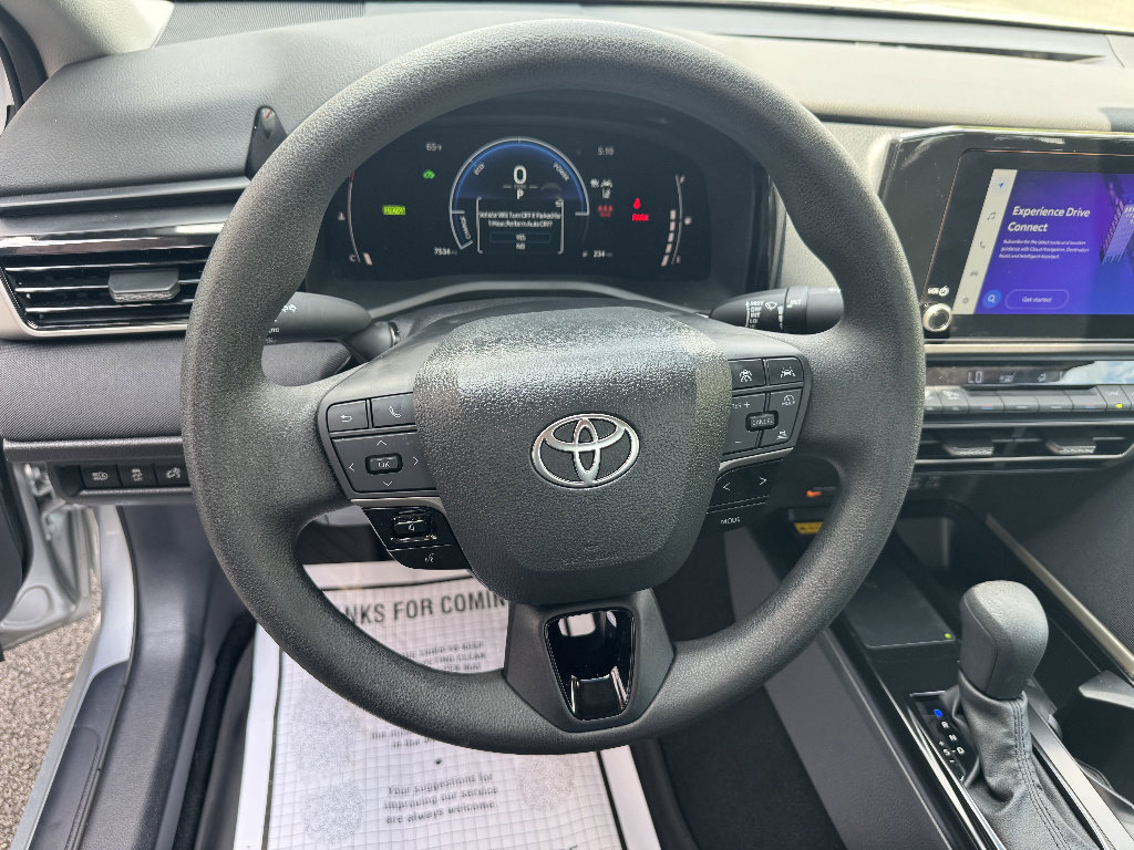 Used 2025 Toyota Camry LE AWD/4WD image 14