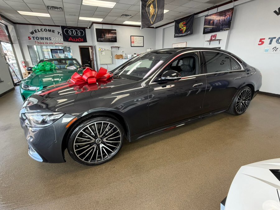 Used 2022 Mercedes-Benz S 580 4MATIC Sedan w/ AMG Line Package image 10