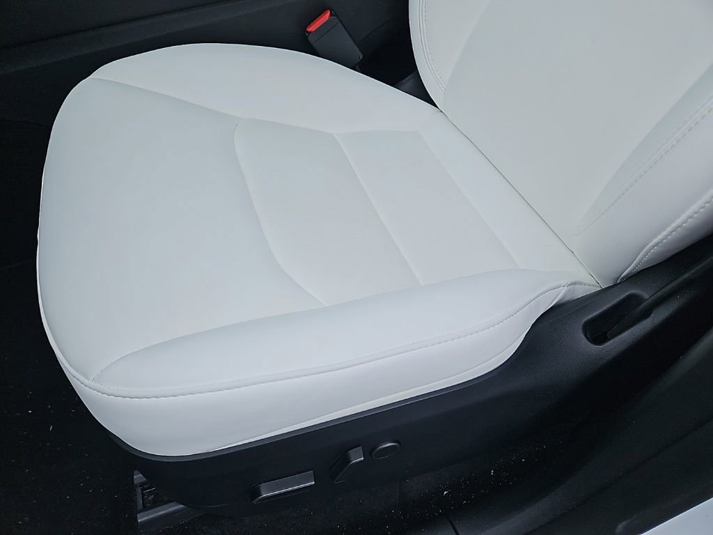 Used 2024 Tesla Model Y Long Range image 13