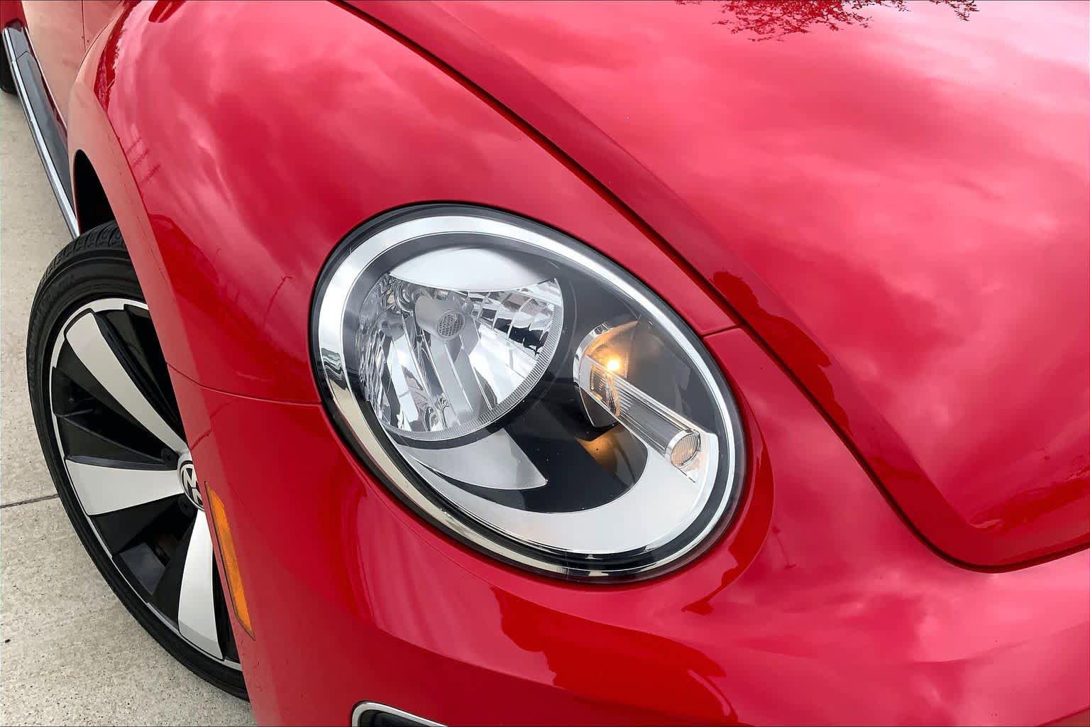 Used 2013 Volkswagen Beetle 2.0T FWD image 26