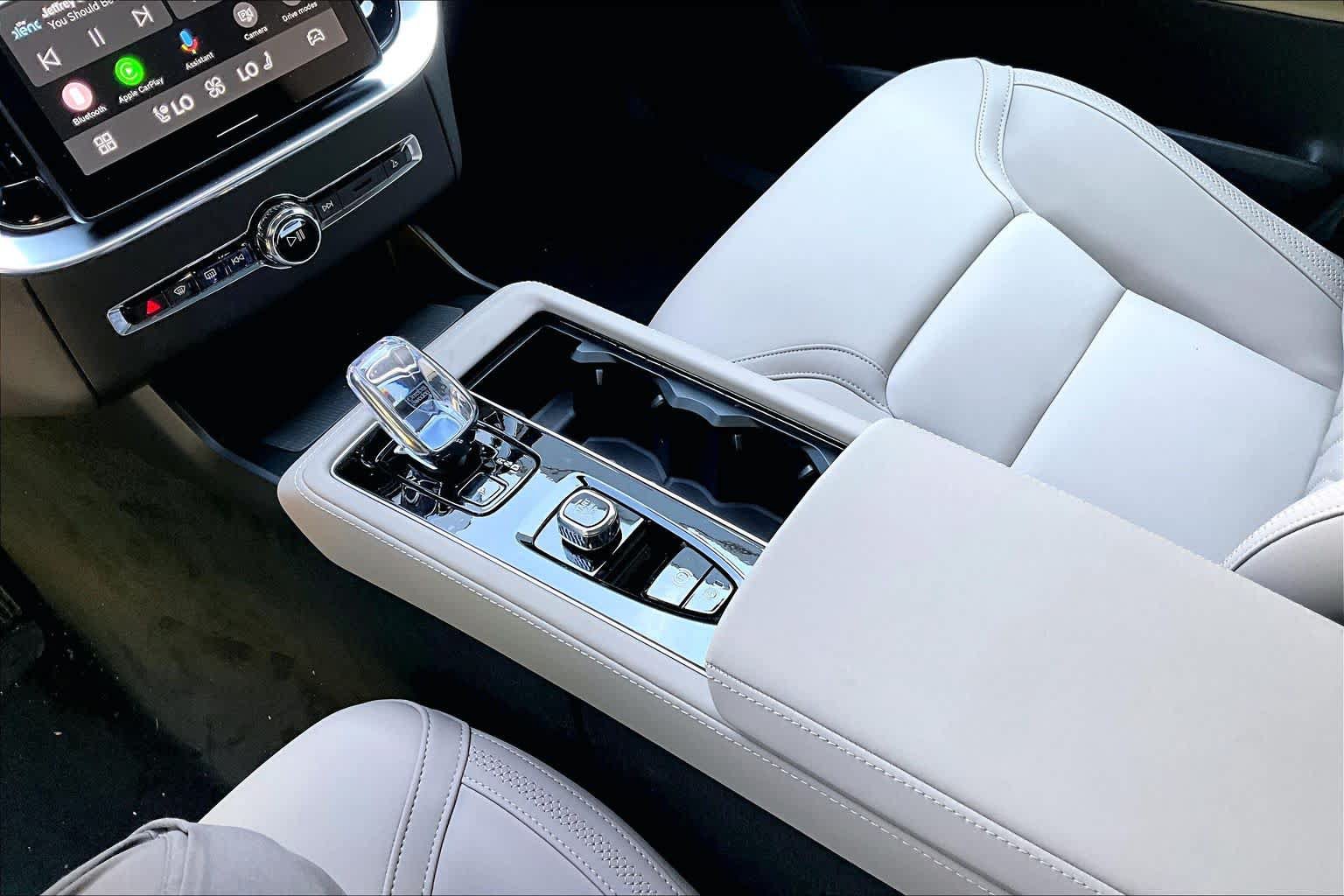 New 2026 Volvo XC90 B6 Plus w/ Protection Package Premier AWD/4WD image 10